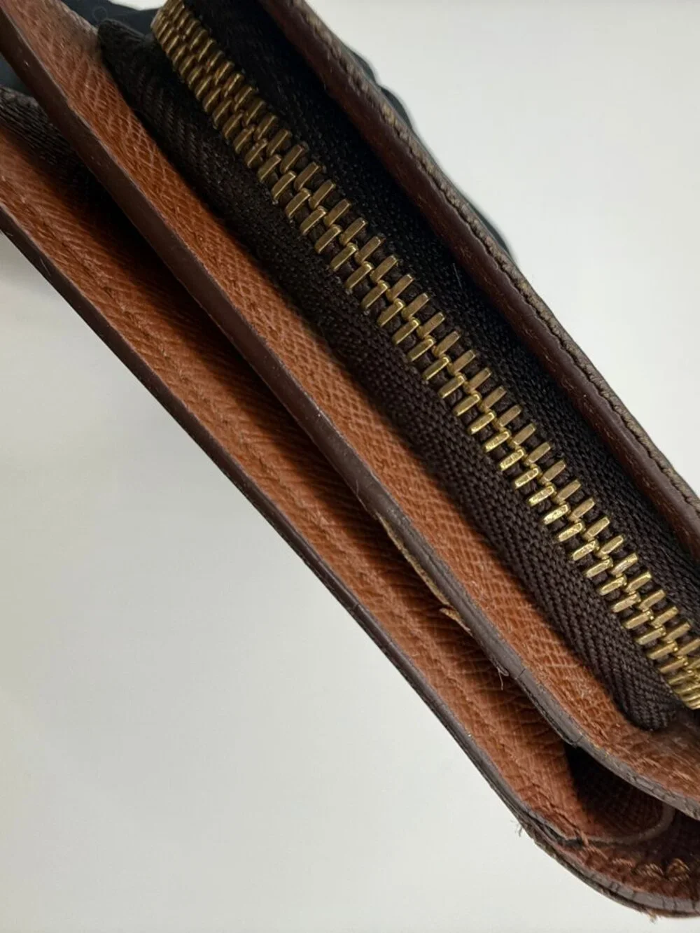 Louis Vuitton Porte‑Papier Zippé Wallet – Monogram Canvas – Vintage LV